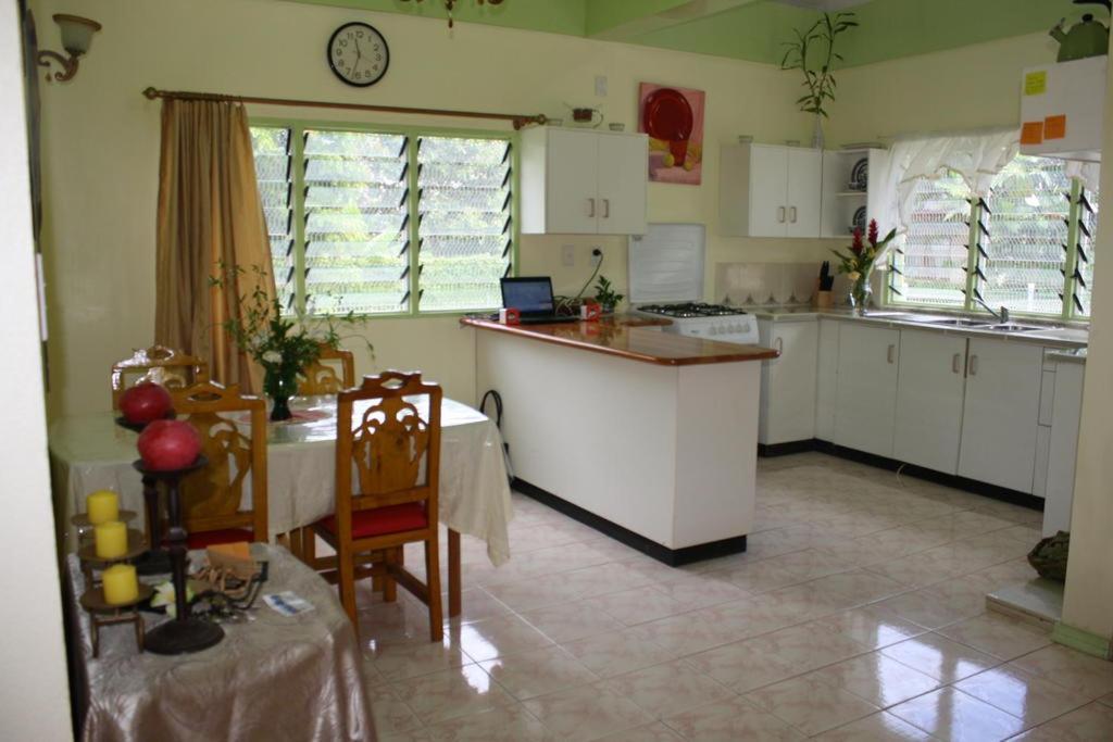 Malau Lodge Nuku'alofa Eksteriør billede